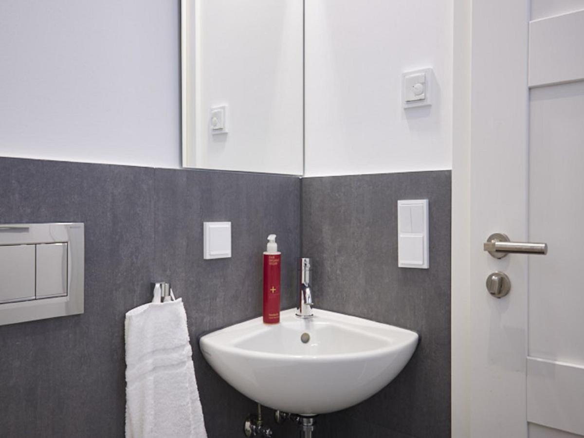 Reetland am Meer - Luxus Reetdachvilla mit 3 Schlafzimmern, Sauna und Kamin F15 Dranske Exterior foto