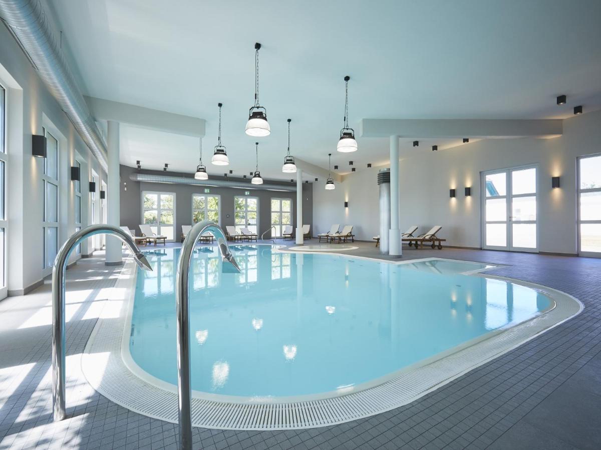 Reetland am Meer - Luxus Reetdachvilla mit 3 Schlafzimmern, Sauna und Kamin F15 Dranske Exterior foto